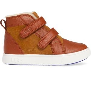 New Condition UGG Rennon Shoe